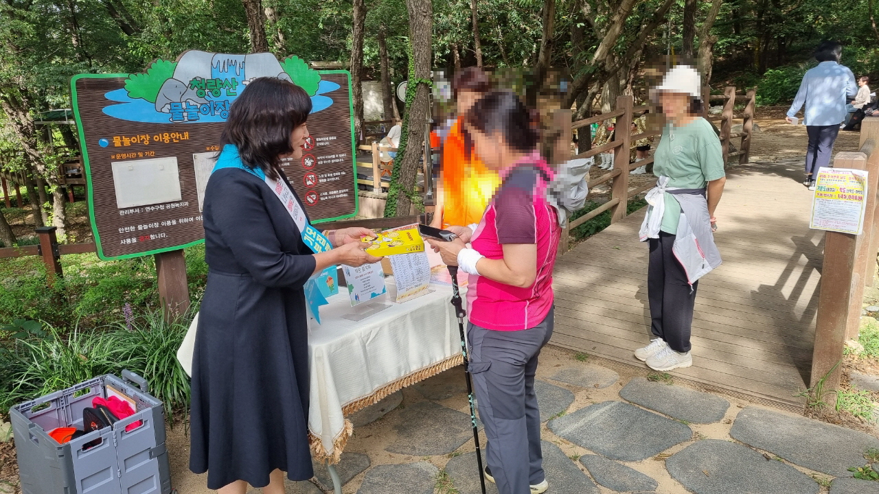 연수구 옥련1동 지역사회보장협의체는 지난달 23일 주변의 관심과 도움이 필요한 어려운 이웃을 발굴하기 위해 옥돌발굴단 신복지 취약계층 발굴 캠페인을 진행했다